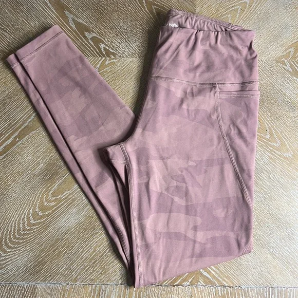 SWEATY BETTY POWER WORKOUT LEGGINGS - Leggings in Pink Tonal Camo 4-6 - Picture 10 of 13